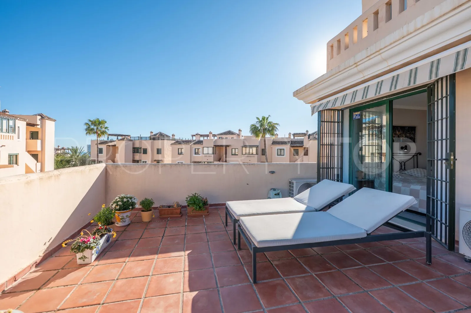 Buy apartment in El Manantial de Santa Maria Golf