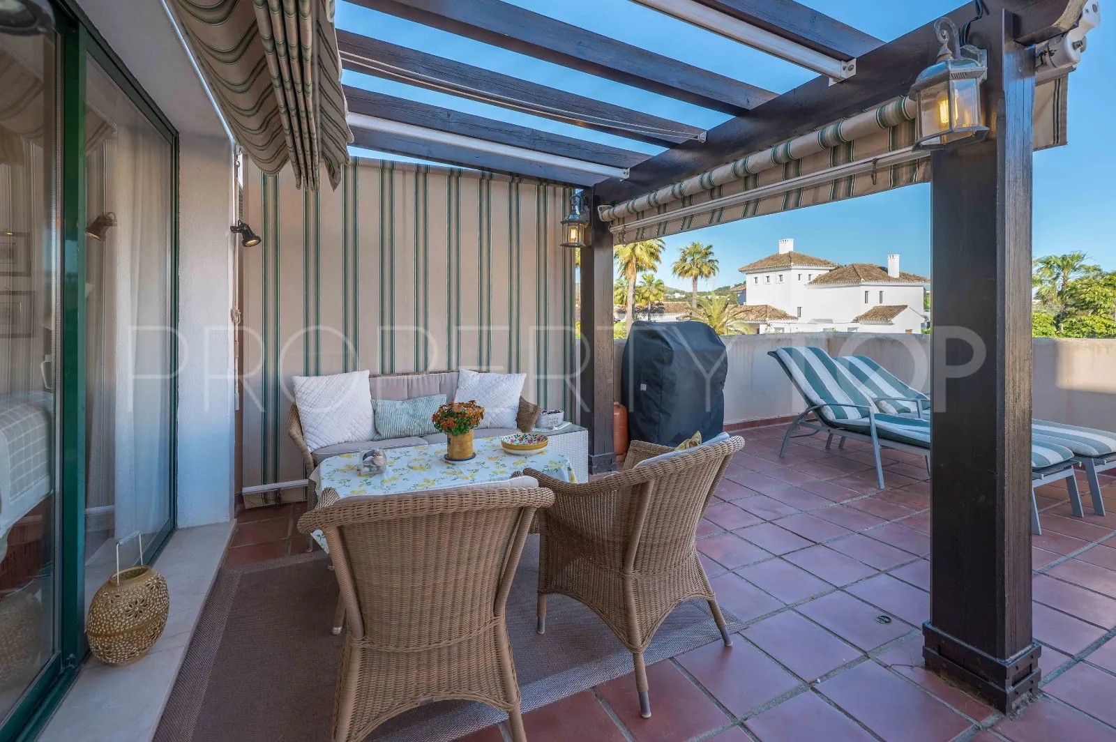 Buy apartment in El Manantial de Santa Maria Golf