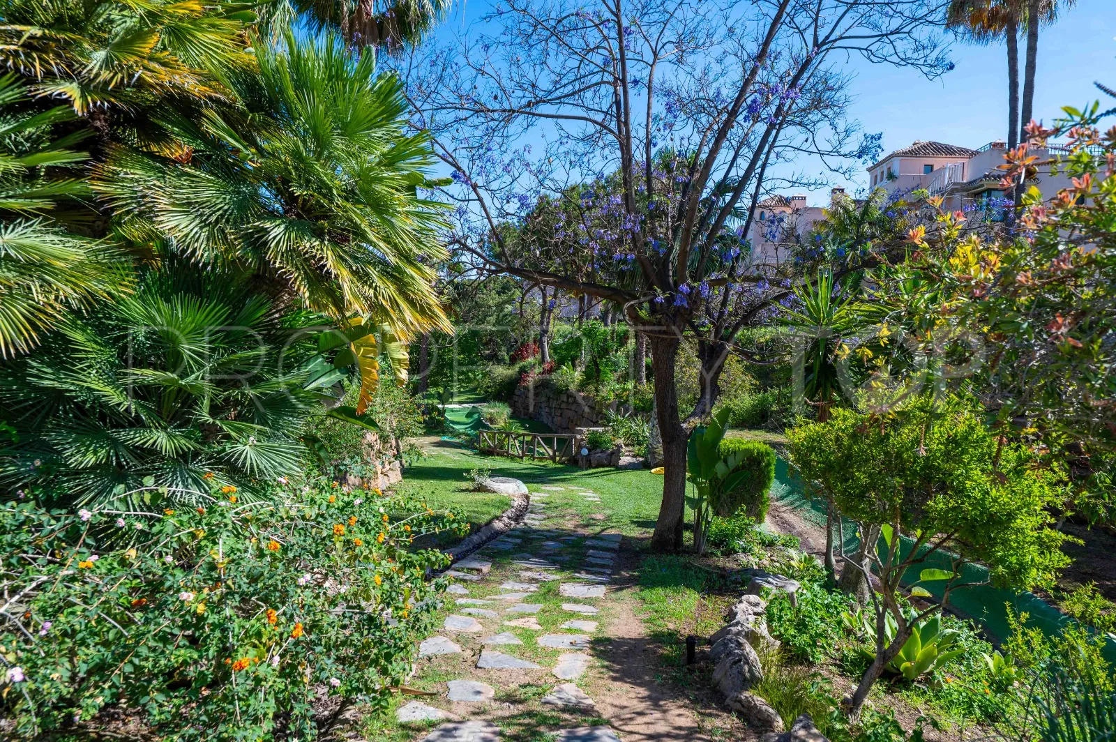 Buy apartment in El Manantial de Santa Maria Golf