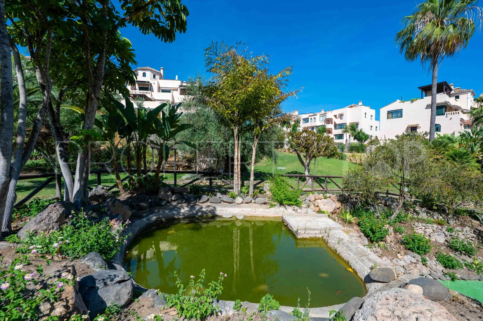 Buy apartment in El Manantial de Santa Maria Golf