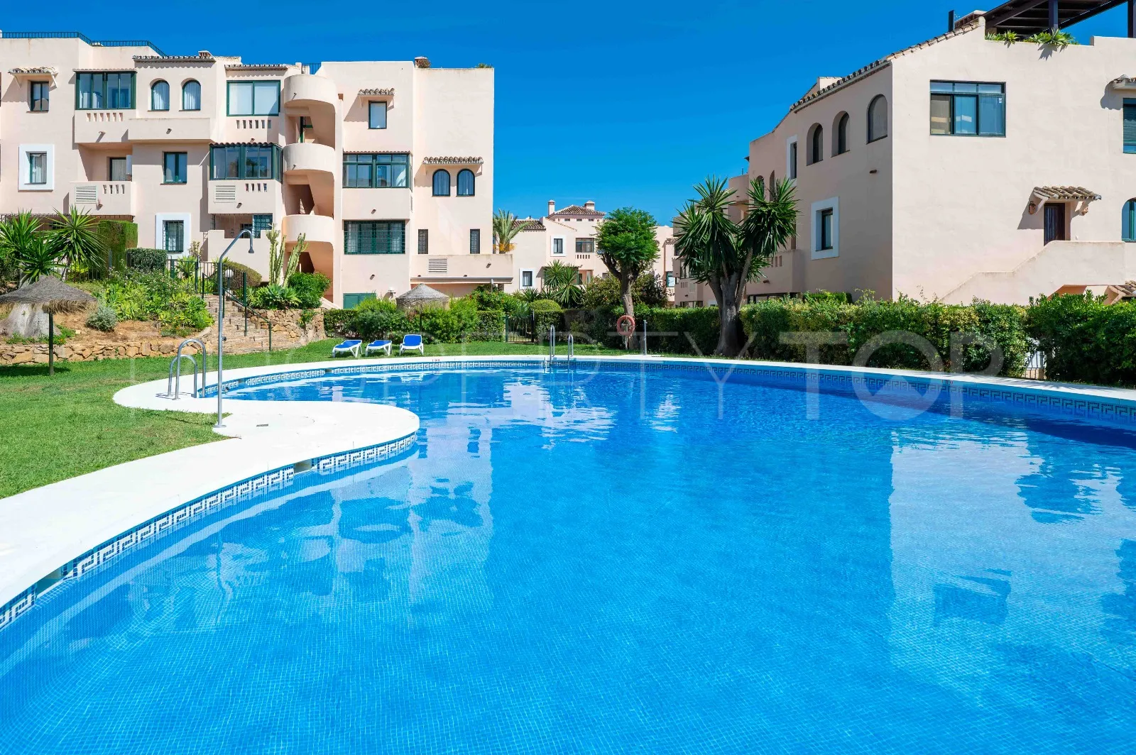 Buy apartment in El Manantial de Santa Maria Golf