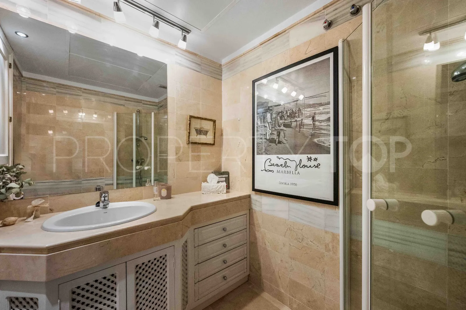 Se vende atico duplex en Elviria Hills con 3 dormitorios