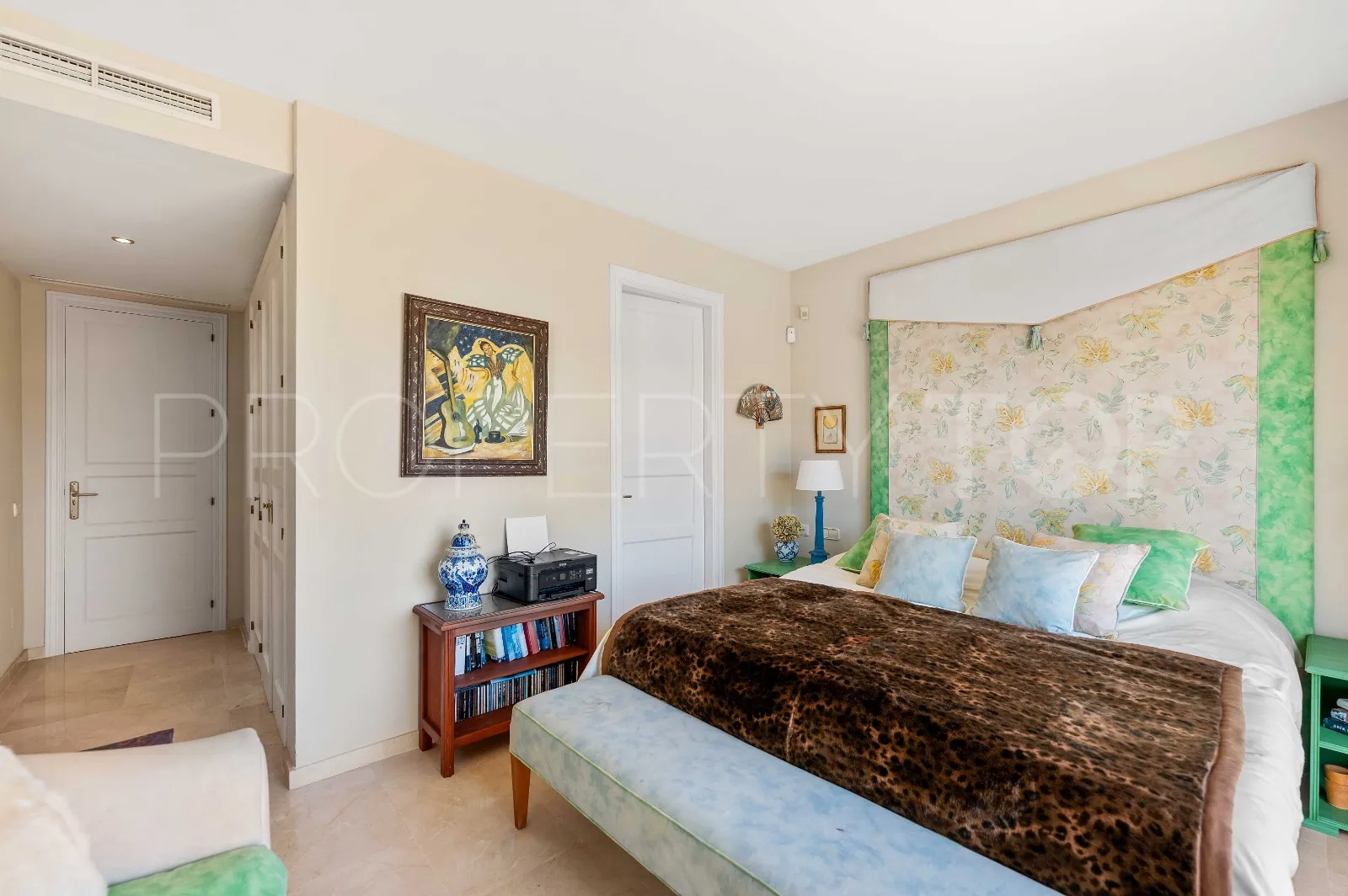 Se vende atico duplex en Elviria Hills con 3 dormitorios