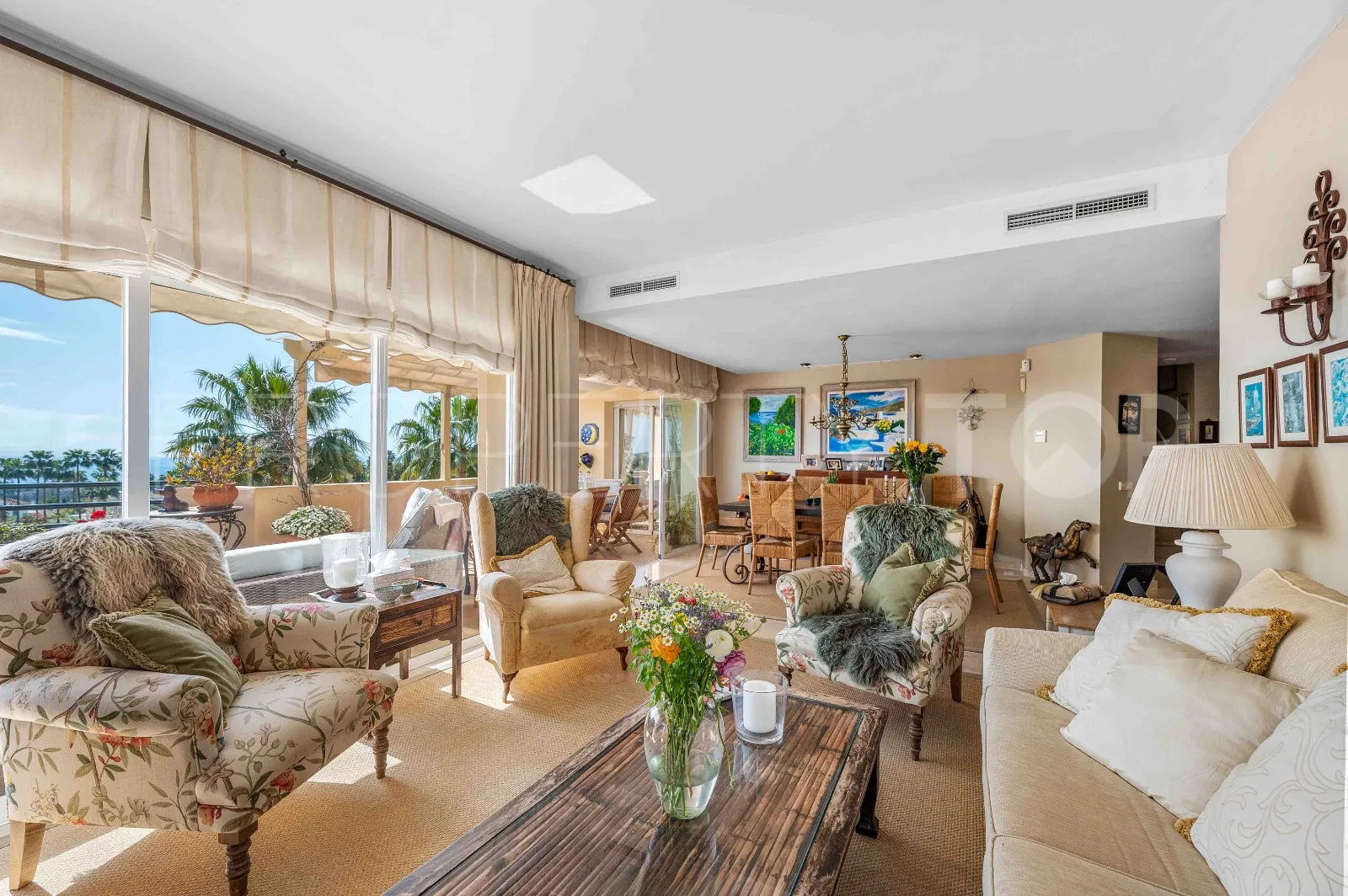 Se vende atico duplex en Elviria Hills con 3 dormitorios