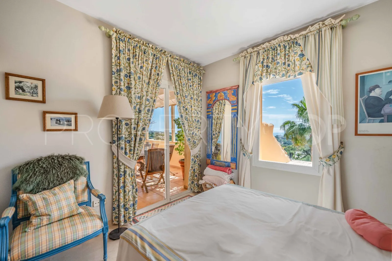 Se vende atico duplex en Elviria Hills con 3 dormitorios
