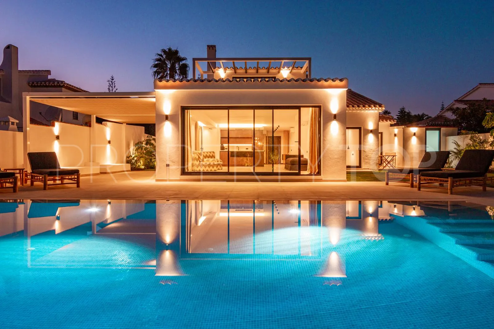 Se vende casa en Cerrado de Elviria