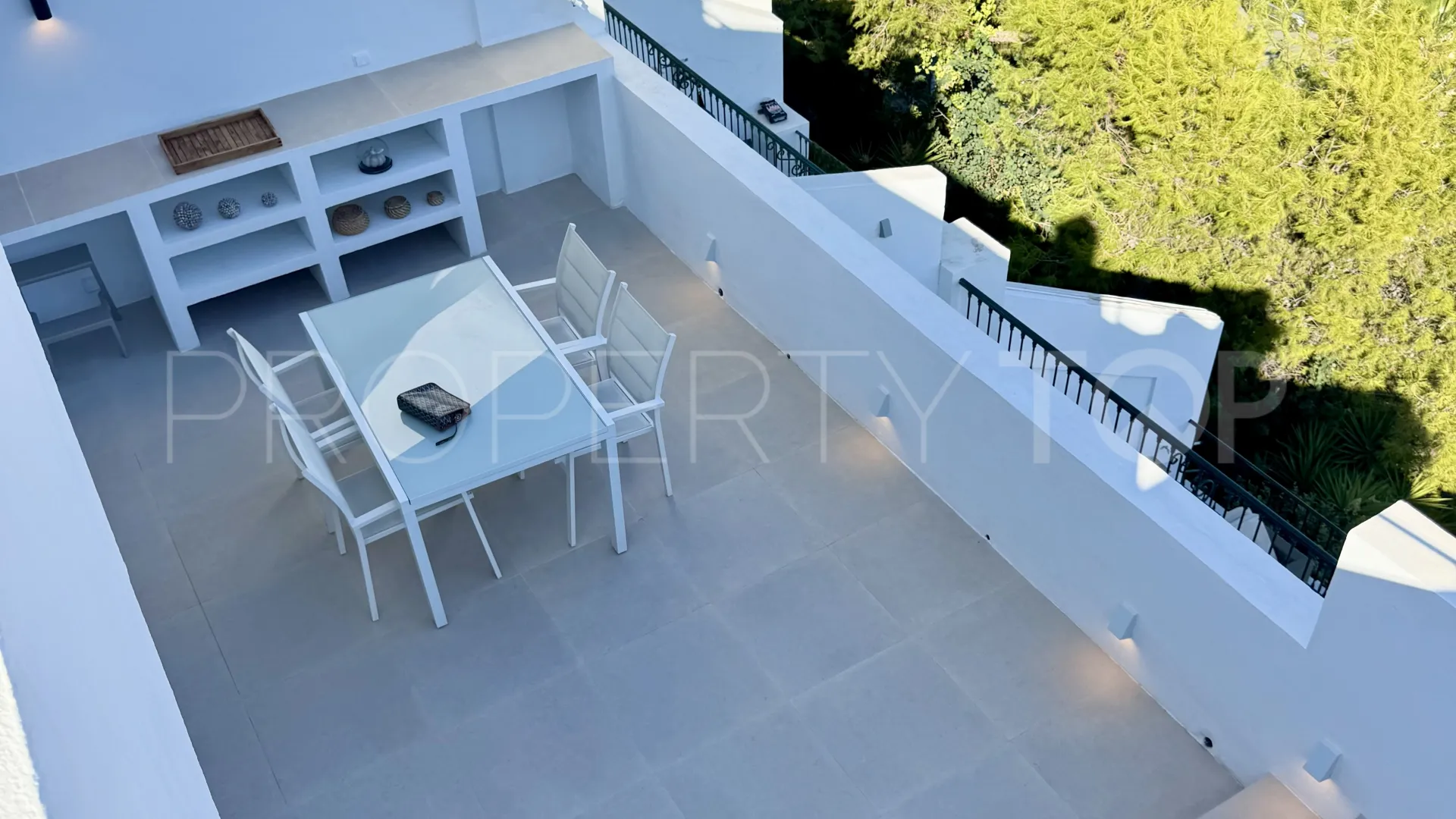 Buy penthouse in La Quinta with 3 bedrooms