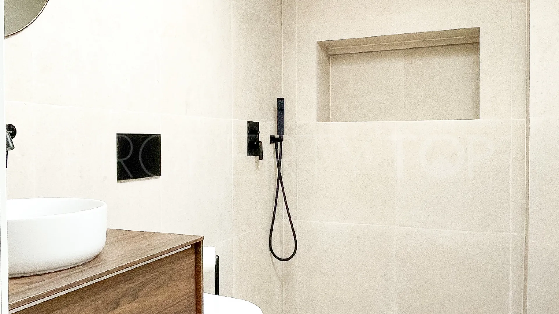 Buy penthouse in La Quinta with 3 bedrooms
