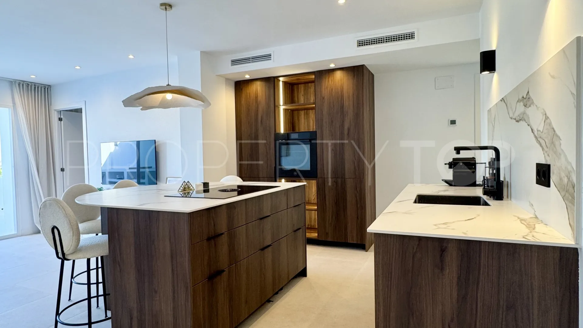 Buy penthouse in La Quinta with 3 bedrooms
