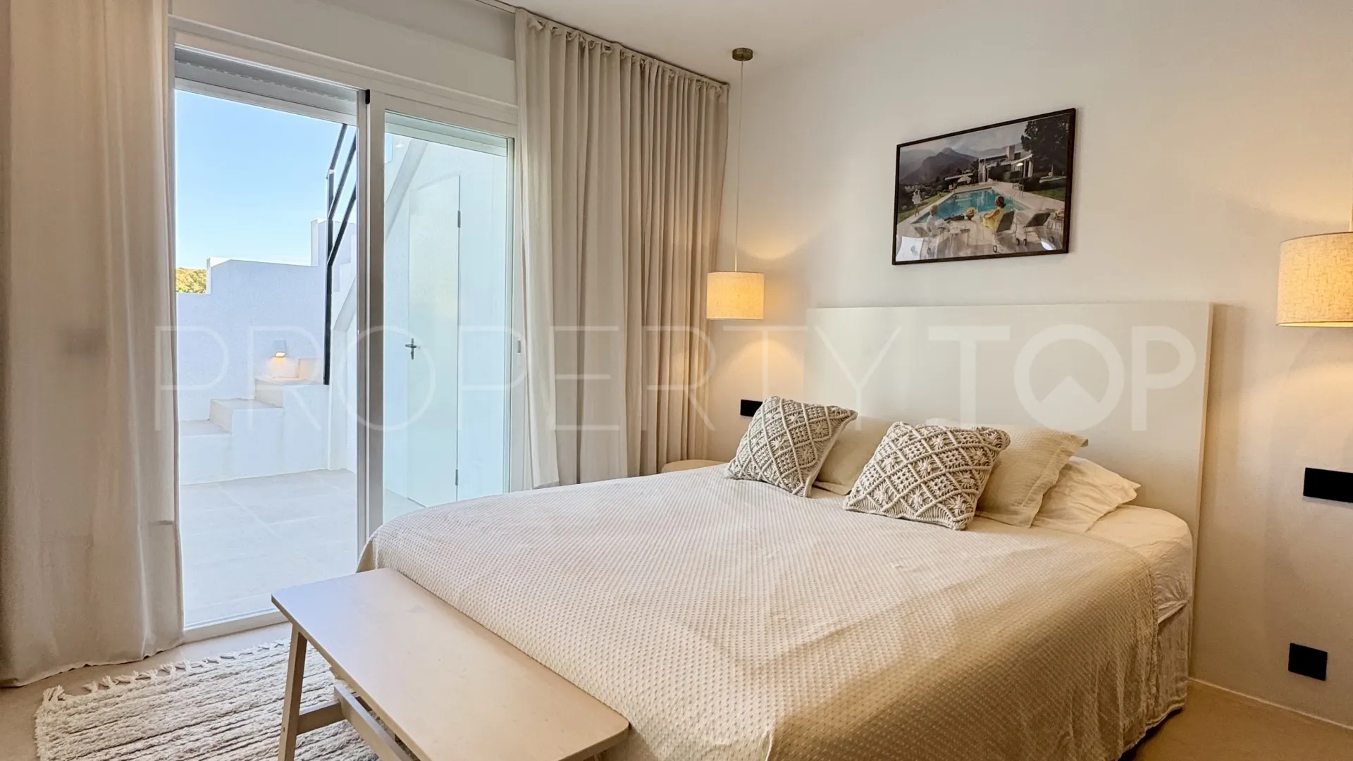Buy penthouse in La Quinta with 3 bedrooms