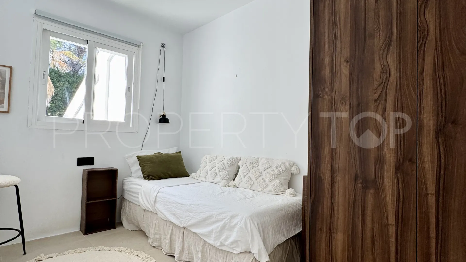 Buy penthouse in La Quinta with 3 bedrooms