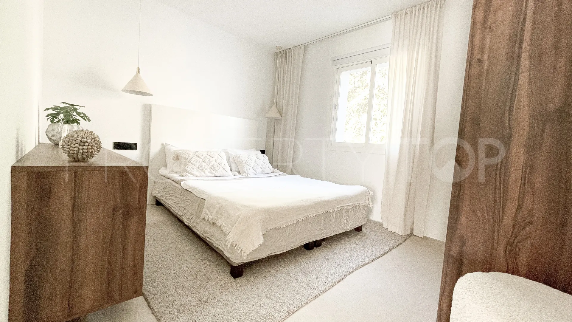 Buy penthouse in La Quinta with 3 bedrooms