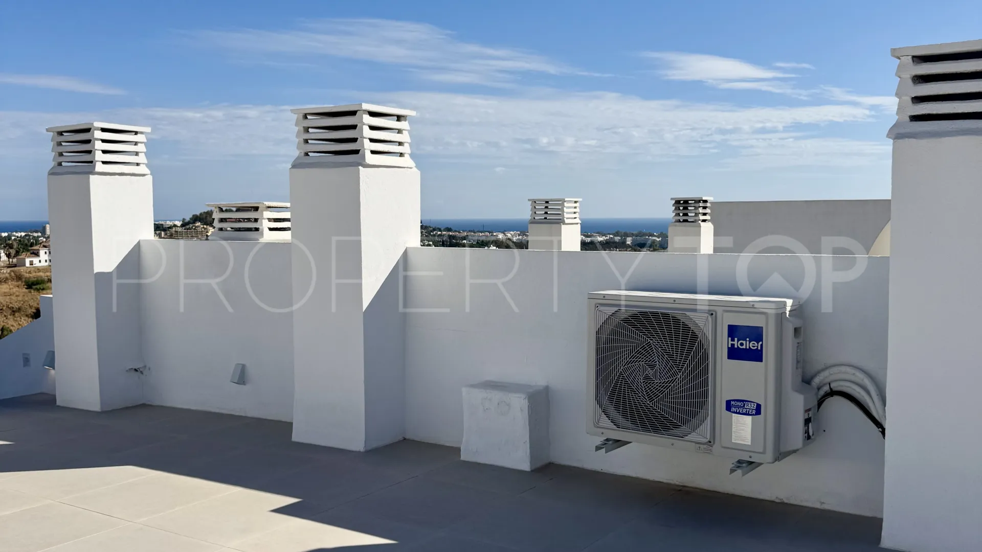 Buy penthouse in La Quinta with 3 bedrooms
