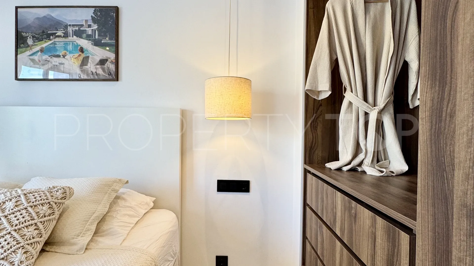Buy penthouse in La Quinta with 3 bedrooms