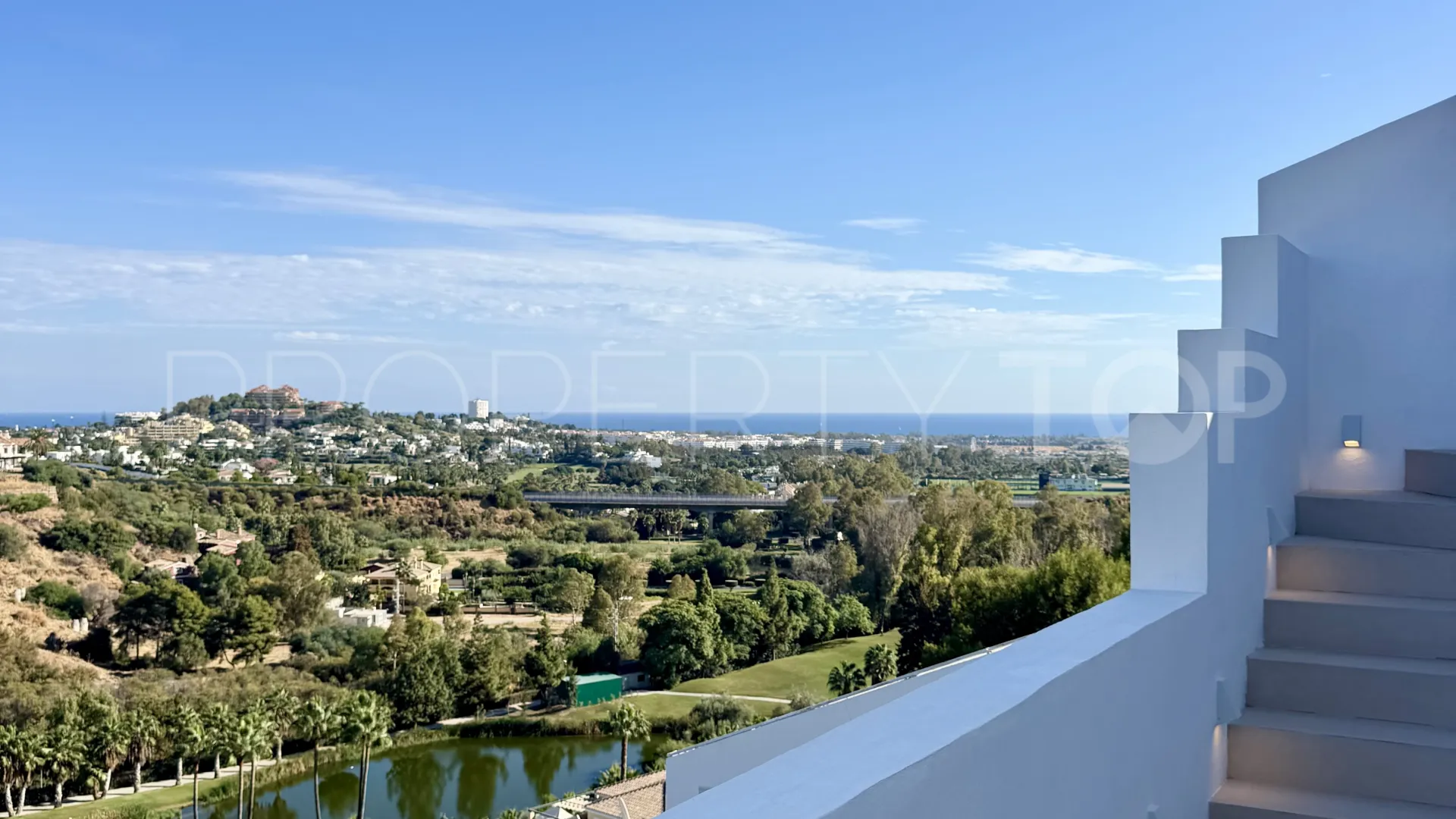 Buy penthouse in La Quinta with 3 bedrooms