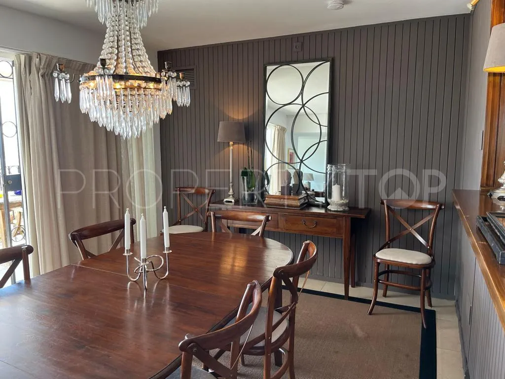 For sale house in Nueva Andalucia