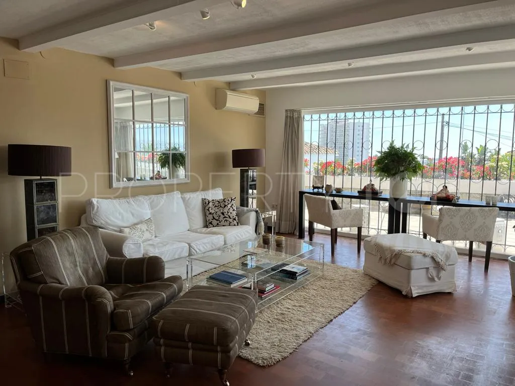 For sale house in Nueva Andalucia