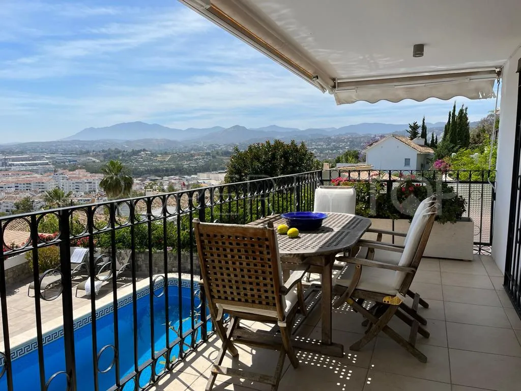 For sale house in Nueva Andalucia