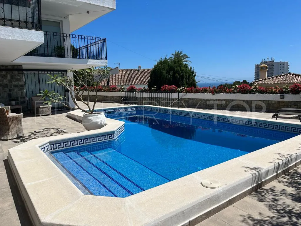 For sale house in Nueva Andalucia