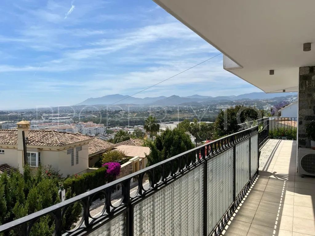 For sale house in Nueva Andalucia