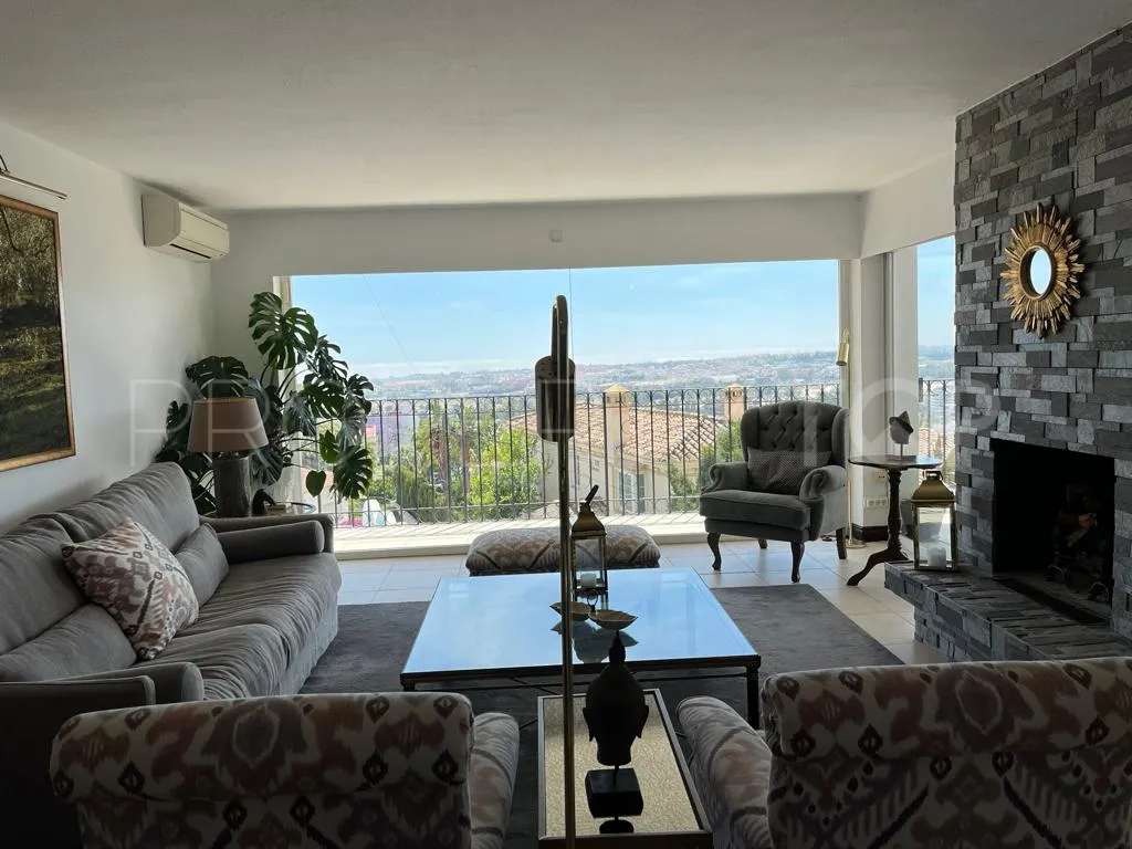 For sale house in Nueva Andalucia
