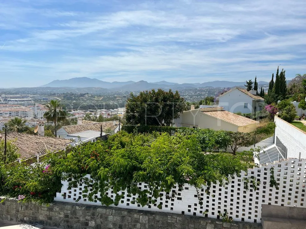 For sale house in Nueva Andalucia