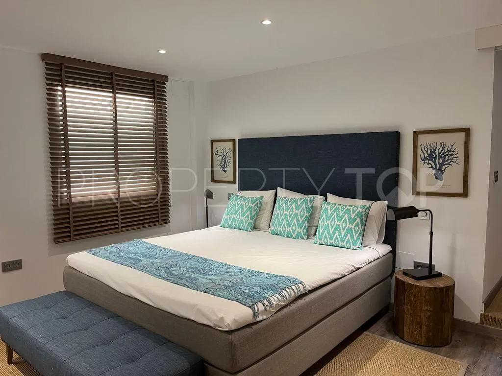 For sale house in Nueva Andalucia