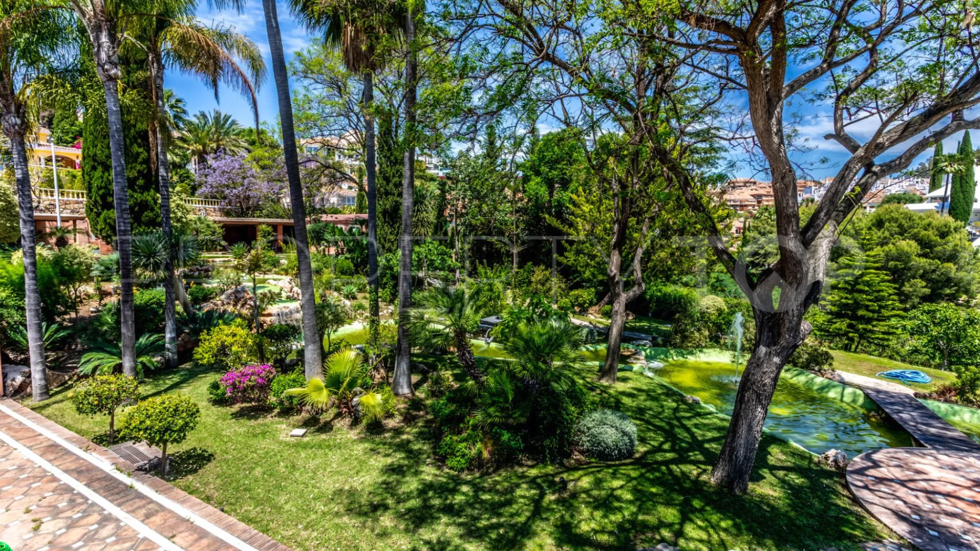 Nueva Andalucia, villa de 7 dormitorios a la venta