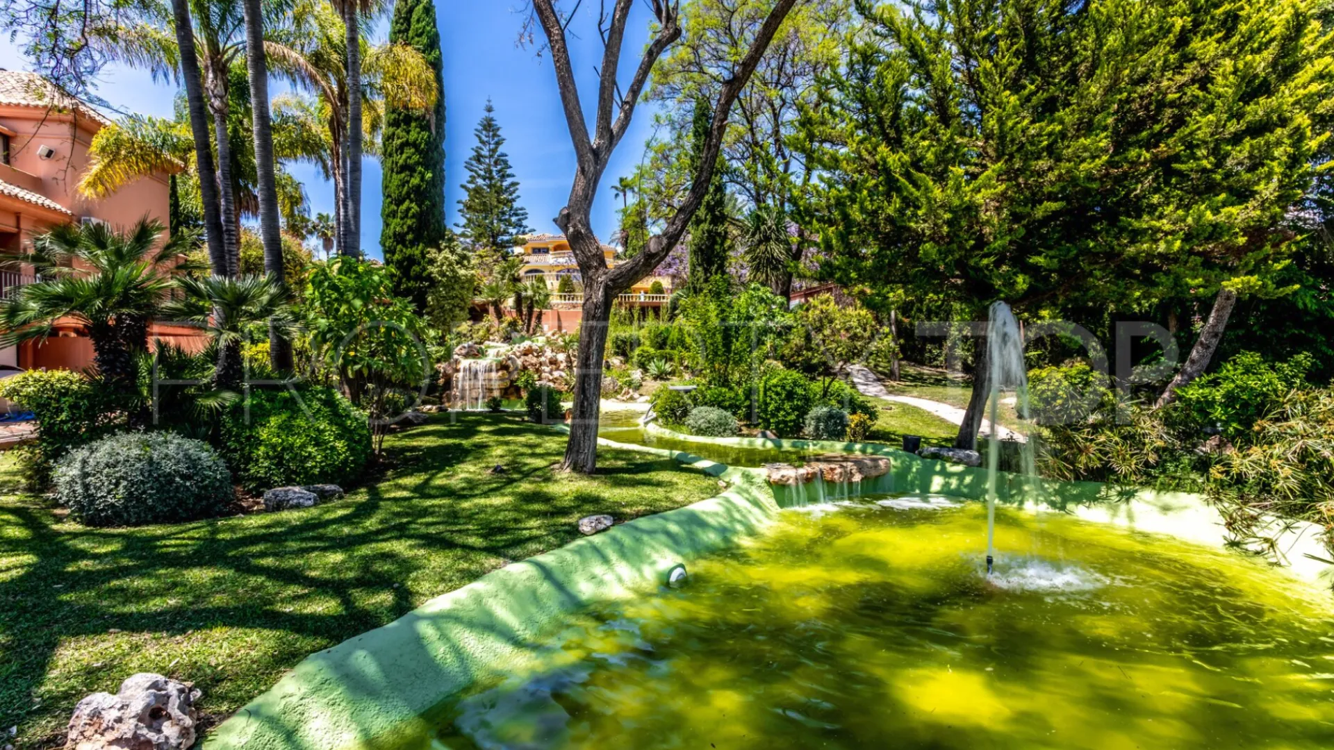 Nueva Andalucia, villa de 7 dormitorios a la venta