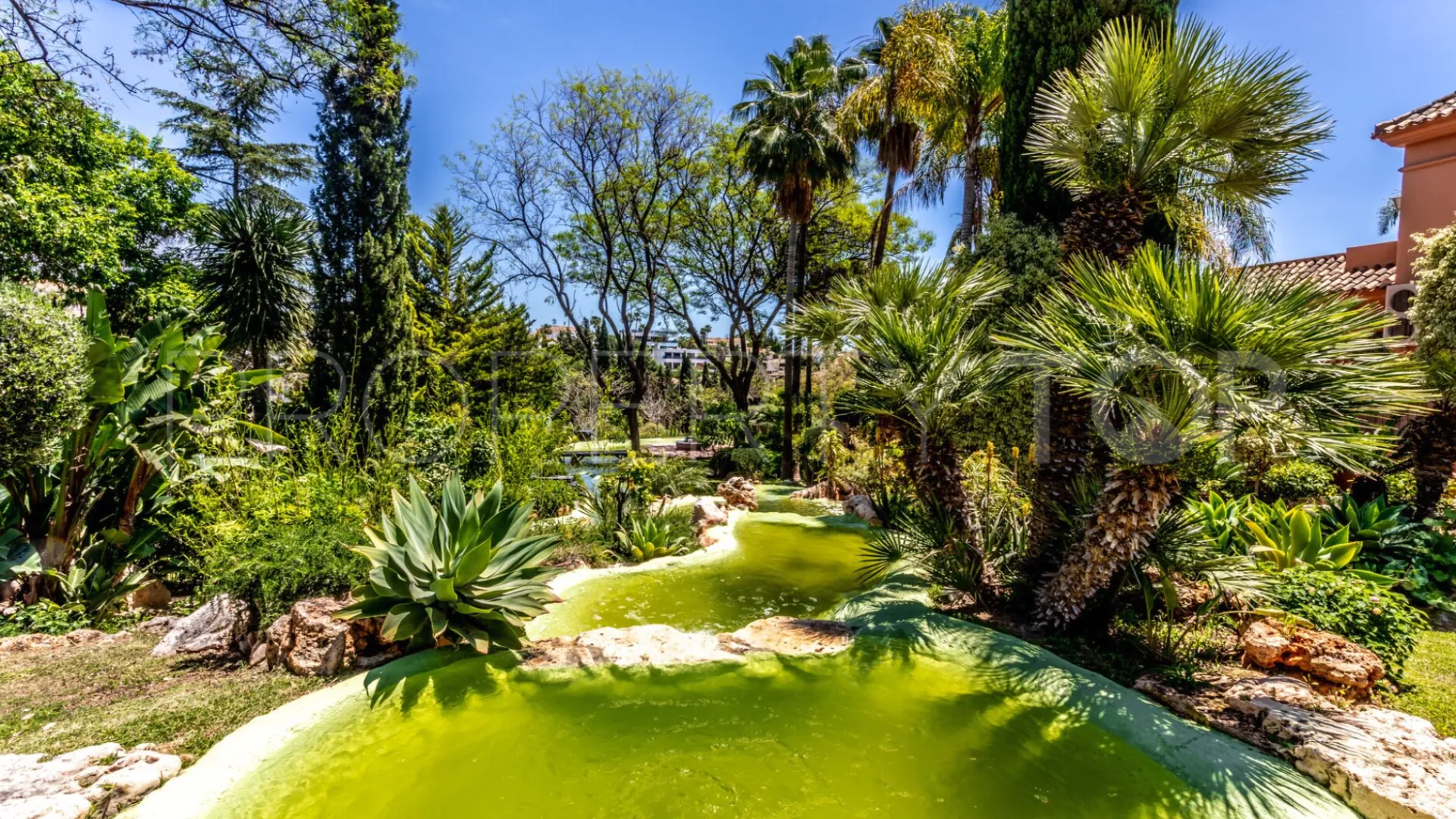 Nueva Andalucia, villa de 7 dormitorios a la venta