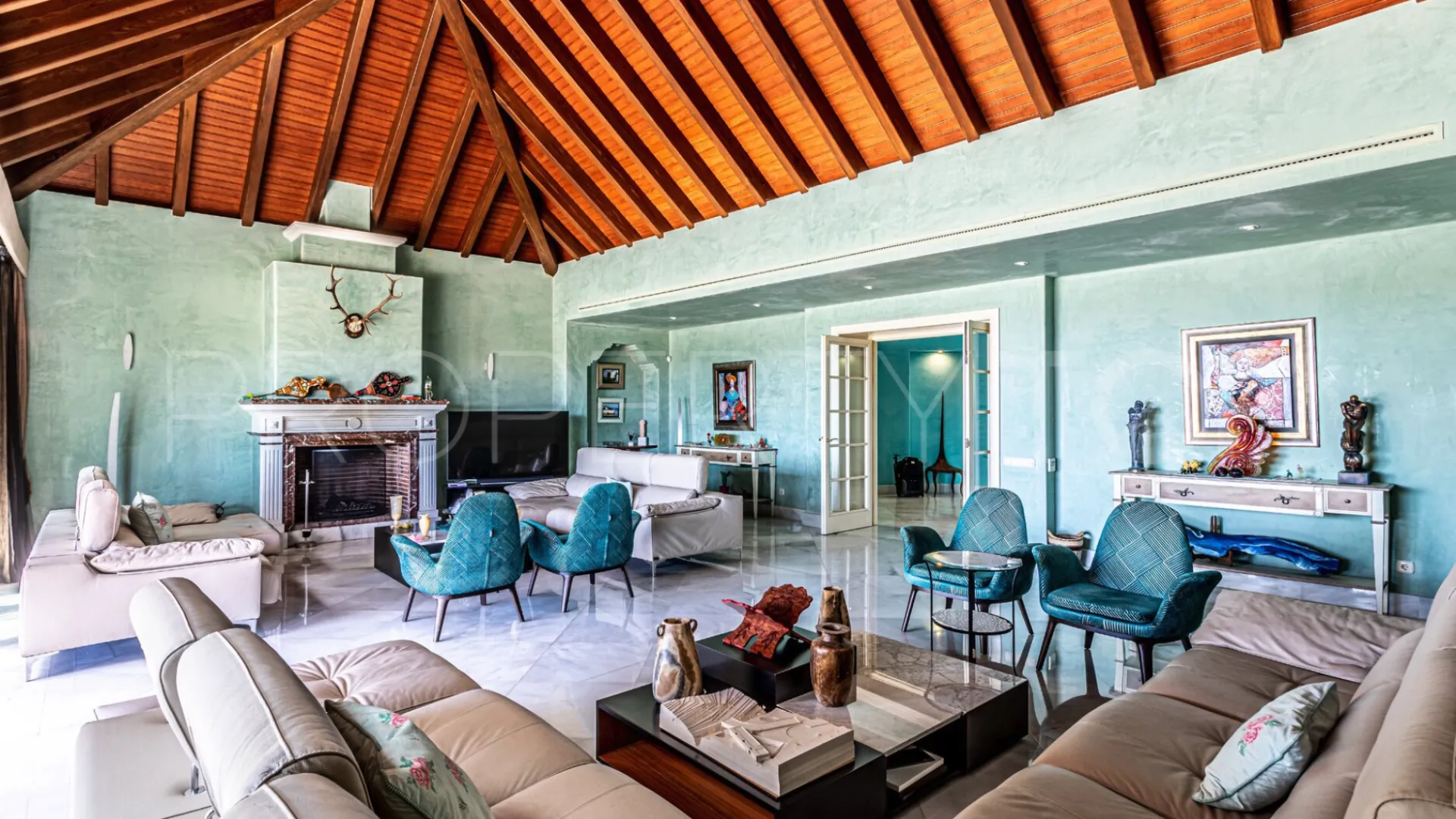 Nueva Andalucia, villa de 7 dormitorios a la venta