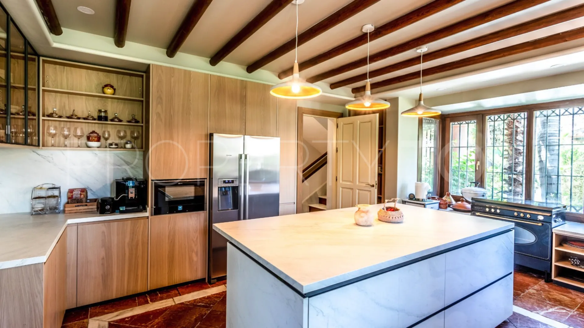 Nueva Andalucia, villa de 7 dormitorios a la venta