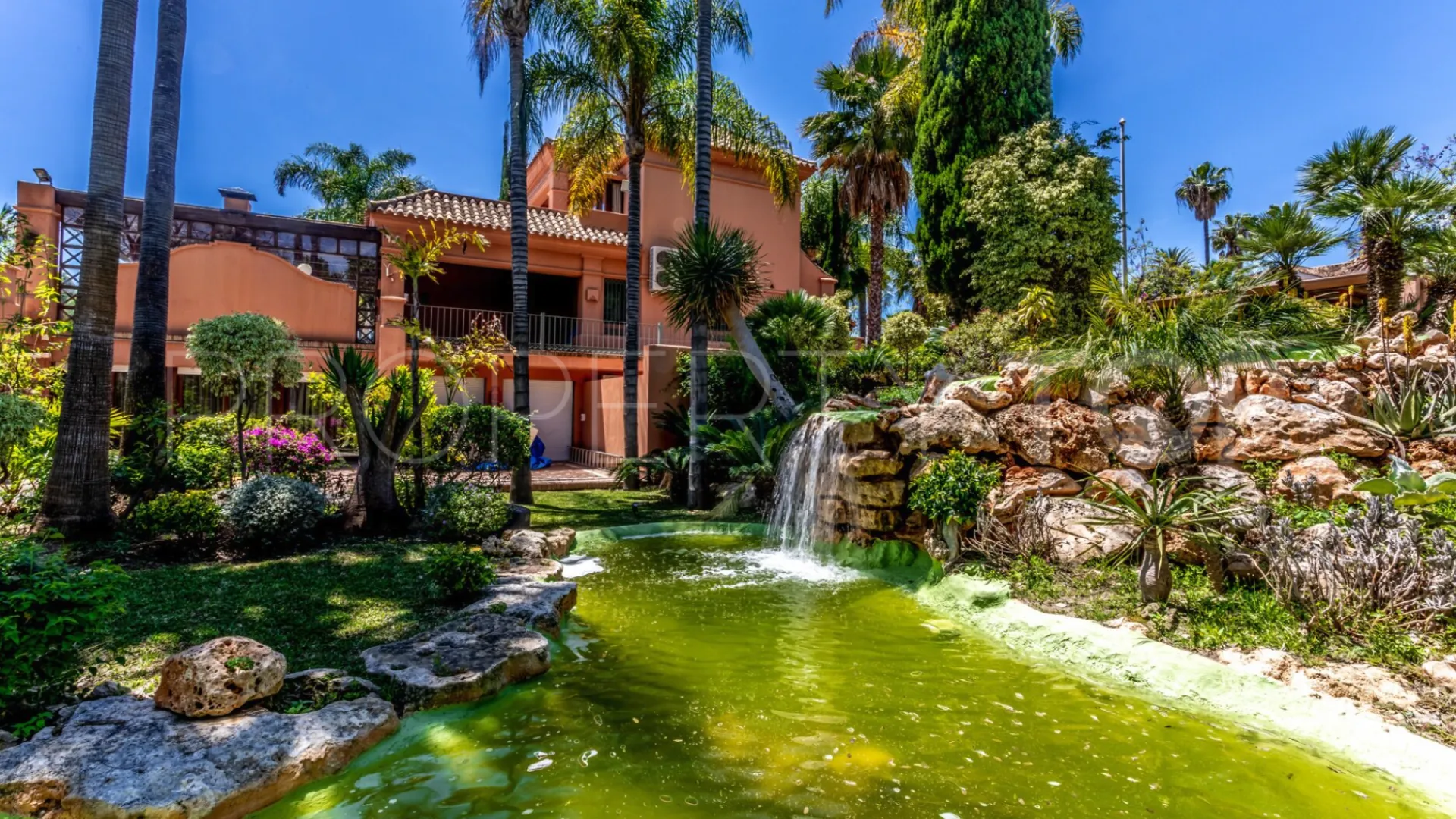 Nueva Andalucia, villa de 7 dormitorios a la venta