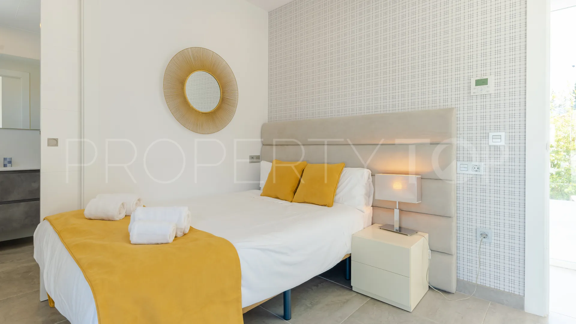 Villa a la venta en Aloha con 6 dormitorios