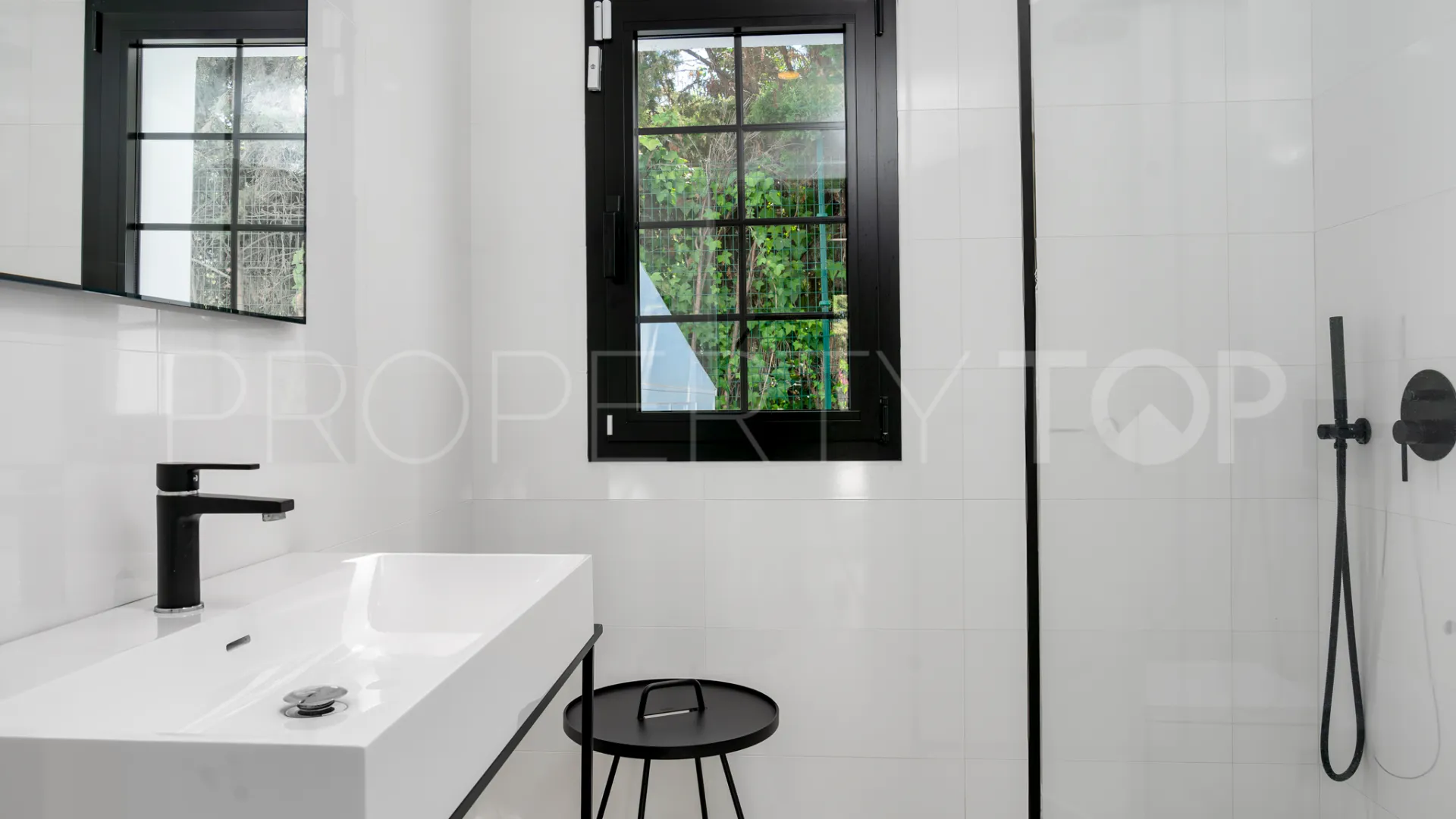 Villa en venta en Los Naranjos Golf