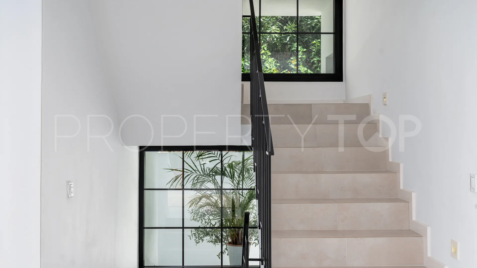 Villa en venta en Los Naranjos Golf