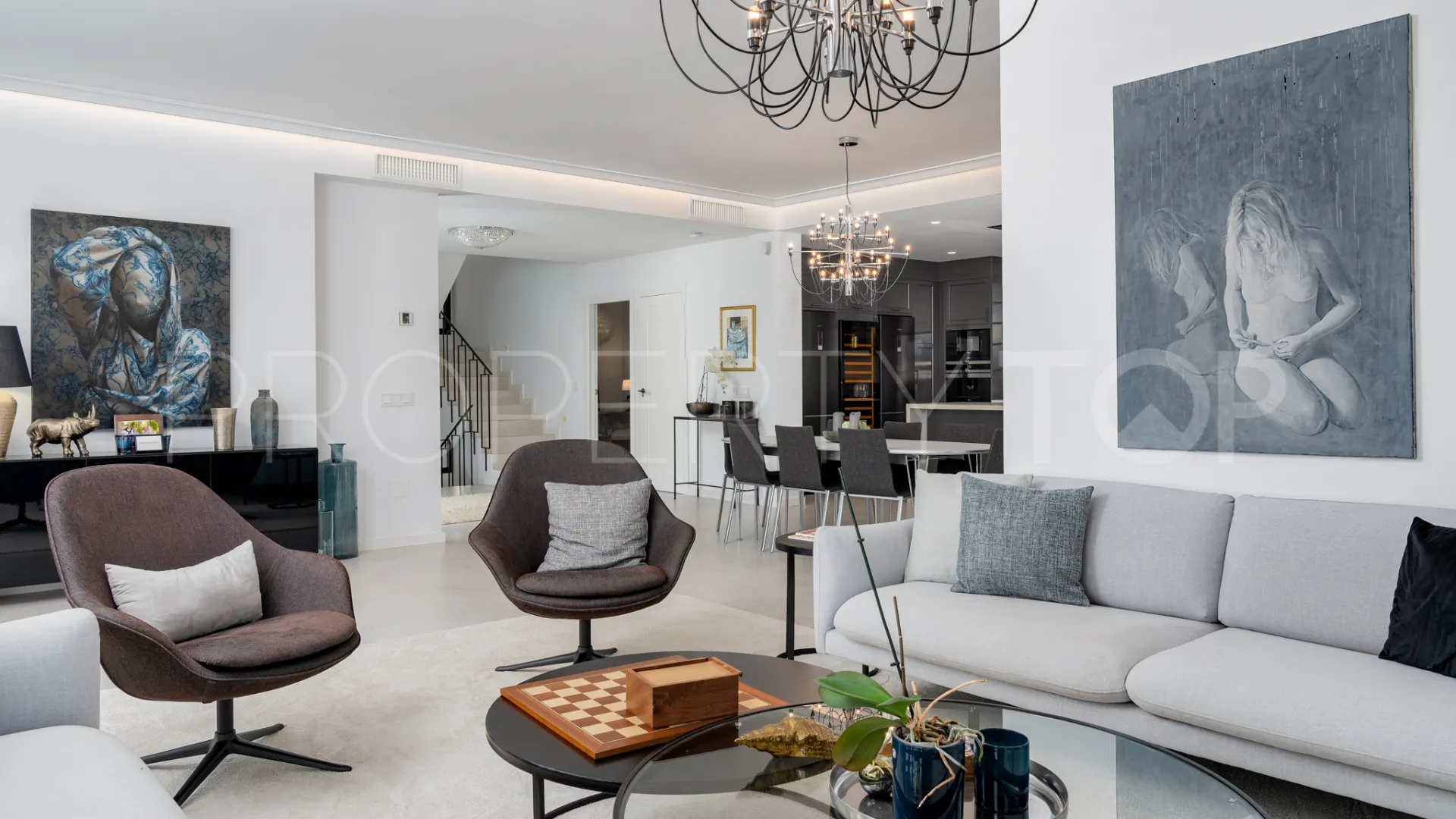 Villa en venta en Los Naranjos Golf