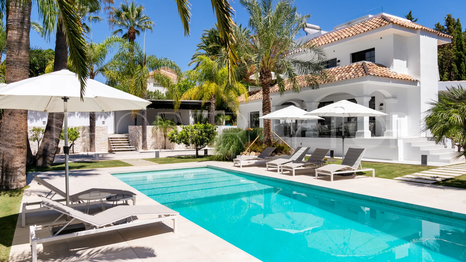 Villa en venta en Los Naranjos Golf