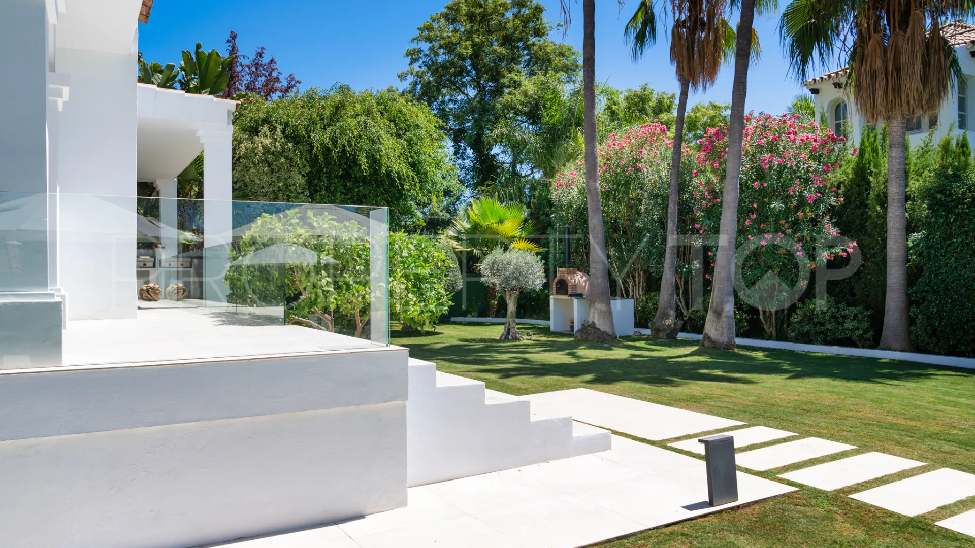 Villa en venta en Los Naranjos Golf