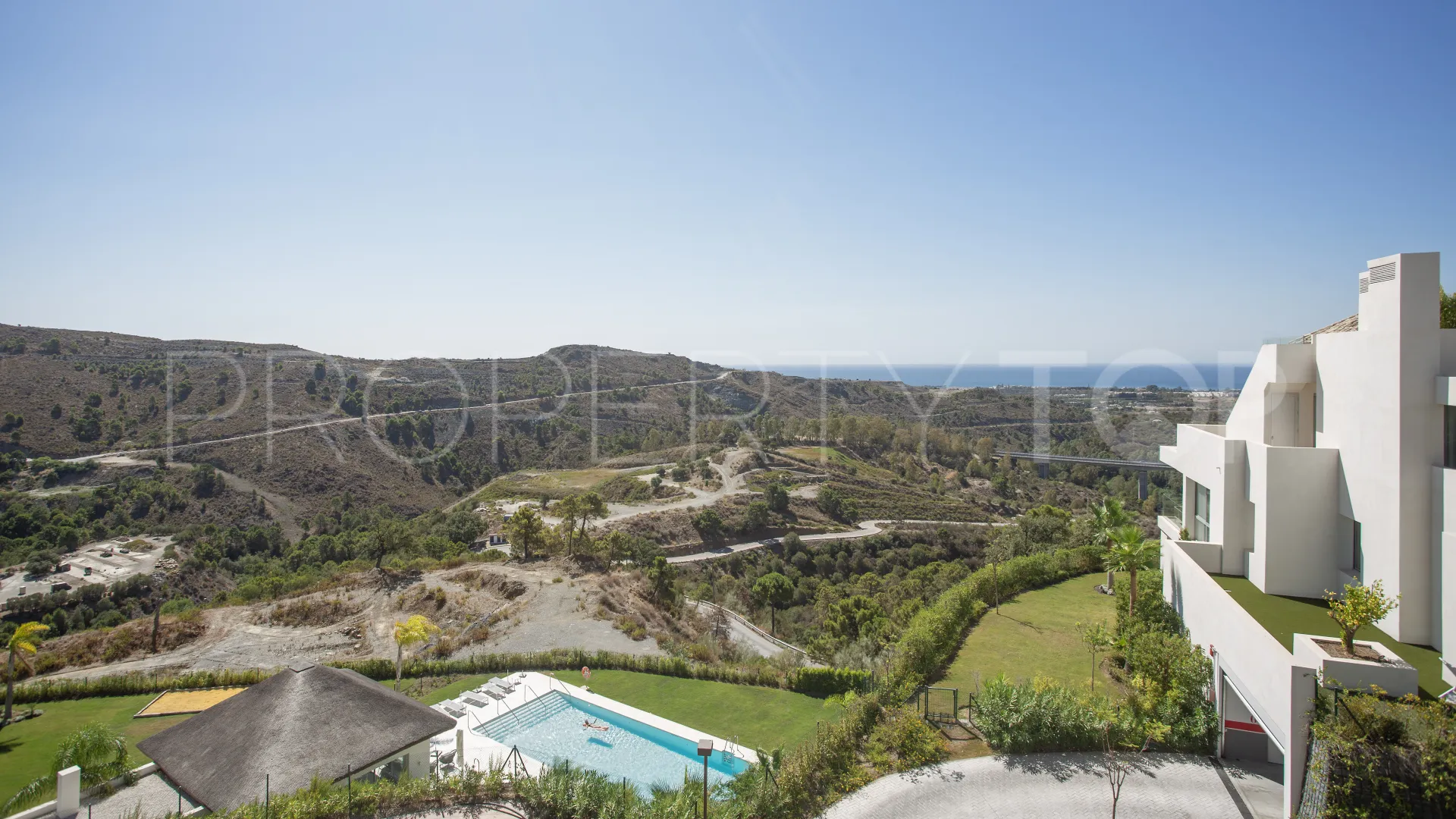 Penthouse for sale in Marbella Club Hills with 3 bedrooms