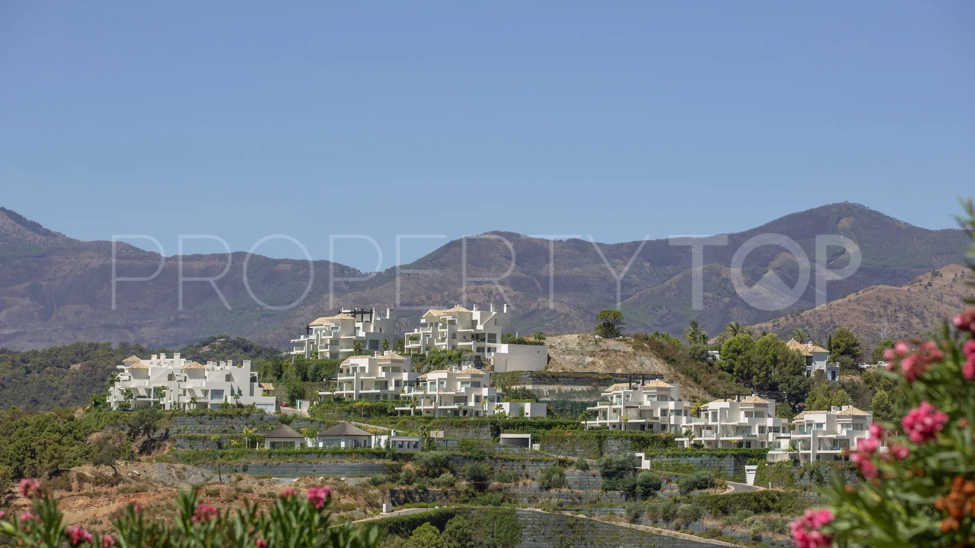 Penthouse for sale in Marbella Club Hills with 3 bedrooms
