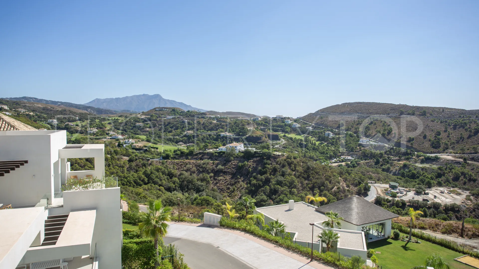 Penthouse for sale in Marbella Club Hills with 3 bedrooms