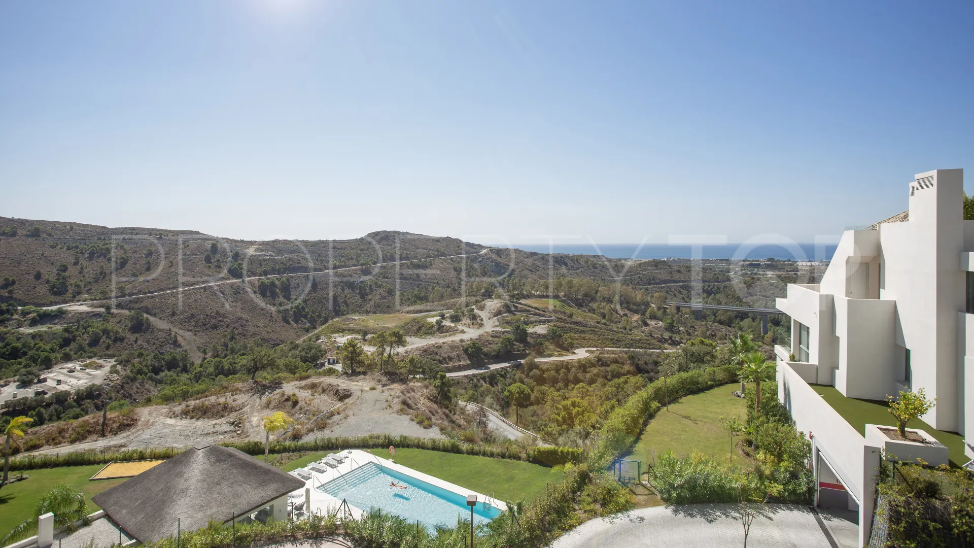 Penthouse for sale in Marbella Club Hills with 3 bedrooms