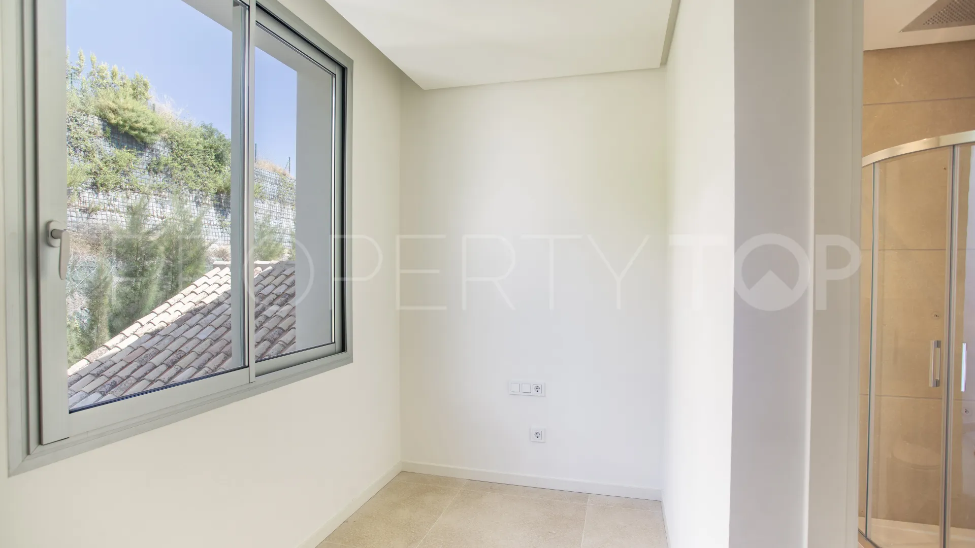 Penthouse for sale in Marbella Club Hills with 3 bedrooms