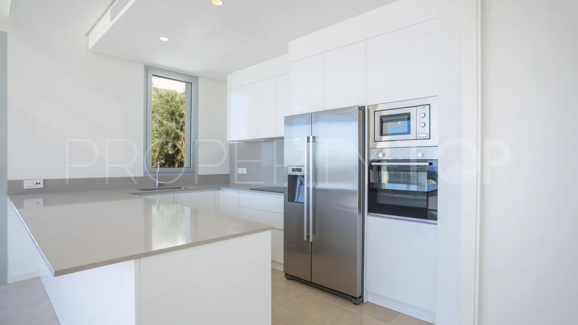 Penthouse for sale in Marbella Club Hills with 3 bedrooms