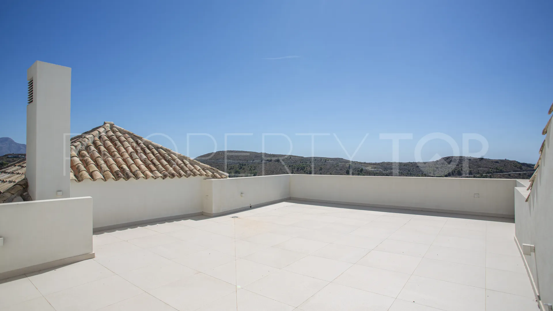 Penthouse for sale in Marbella Club Hills with 3 bedrooms