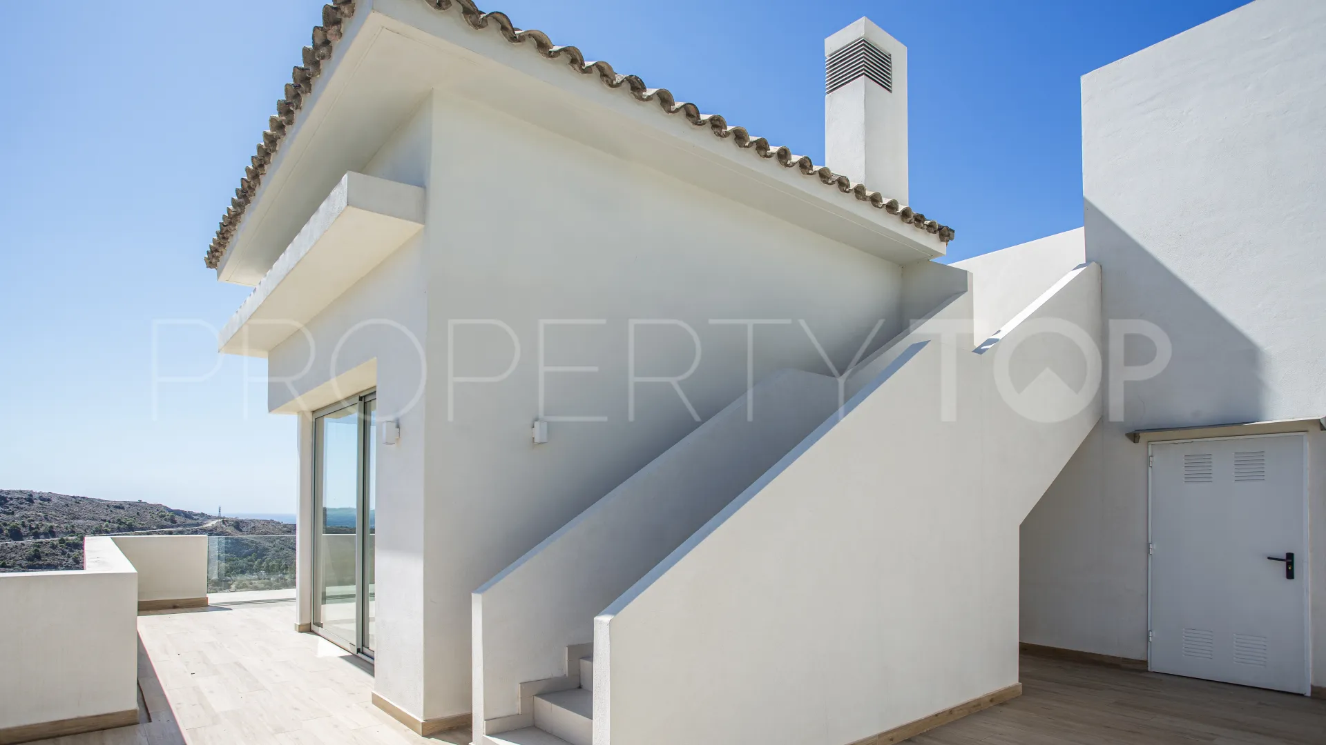 Penthouse for sale in Marbella Club Hills with 3 bedrooms