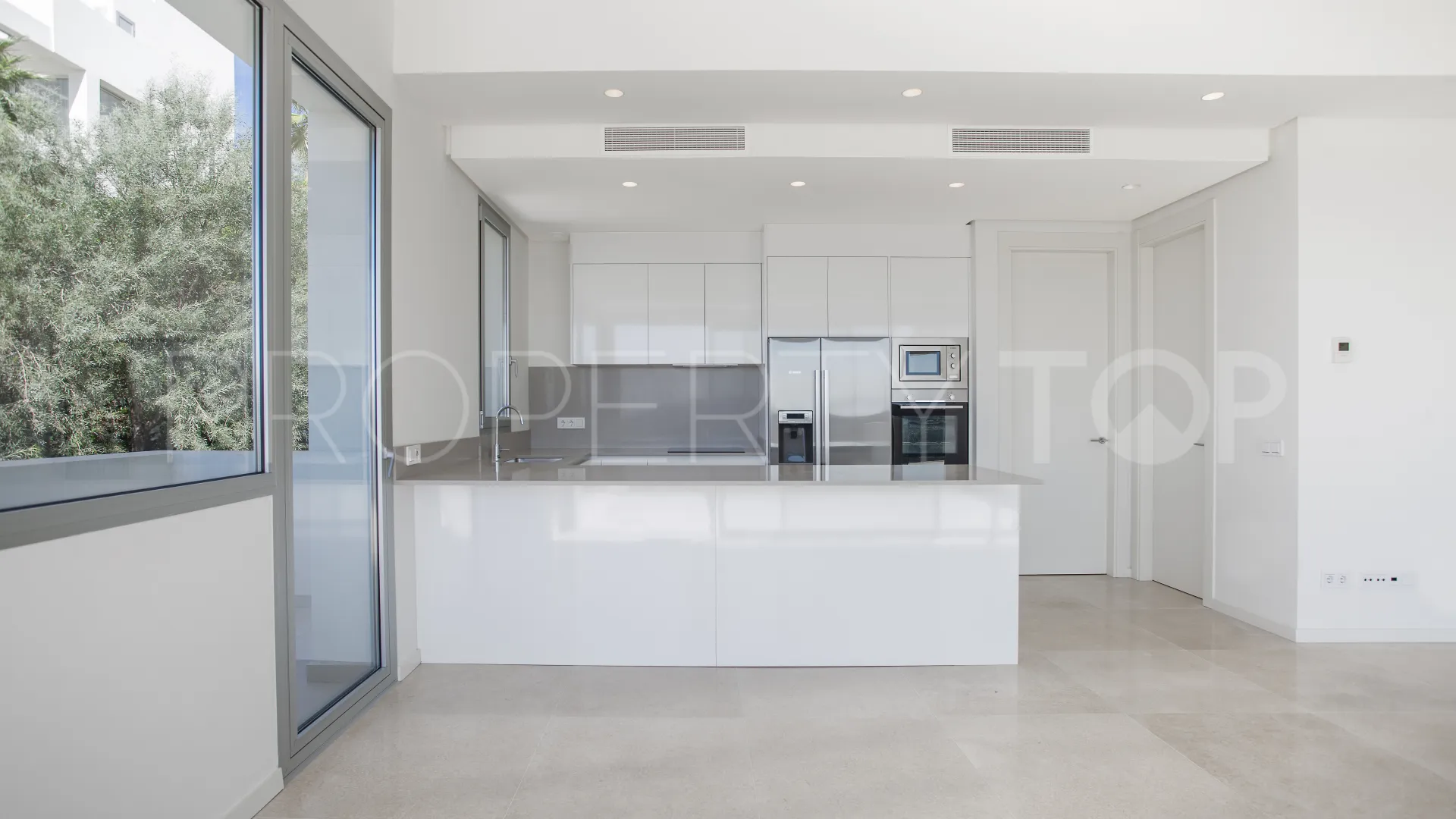 Penthouse for sale in Marbella Club Hills with 3 bedrooms