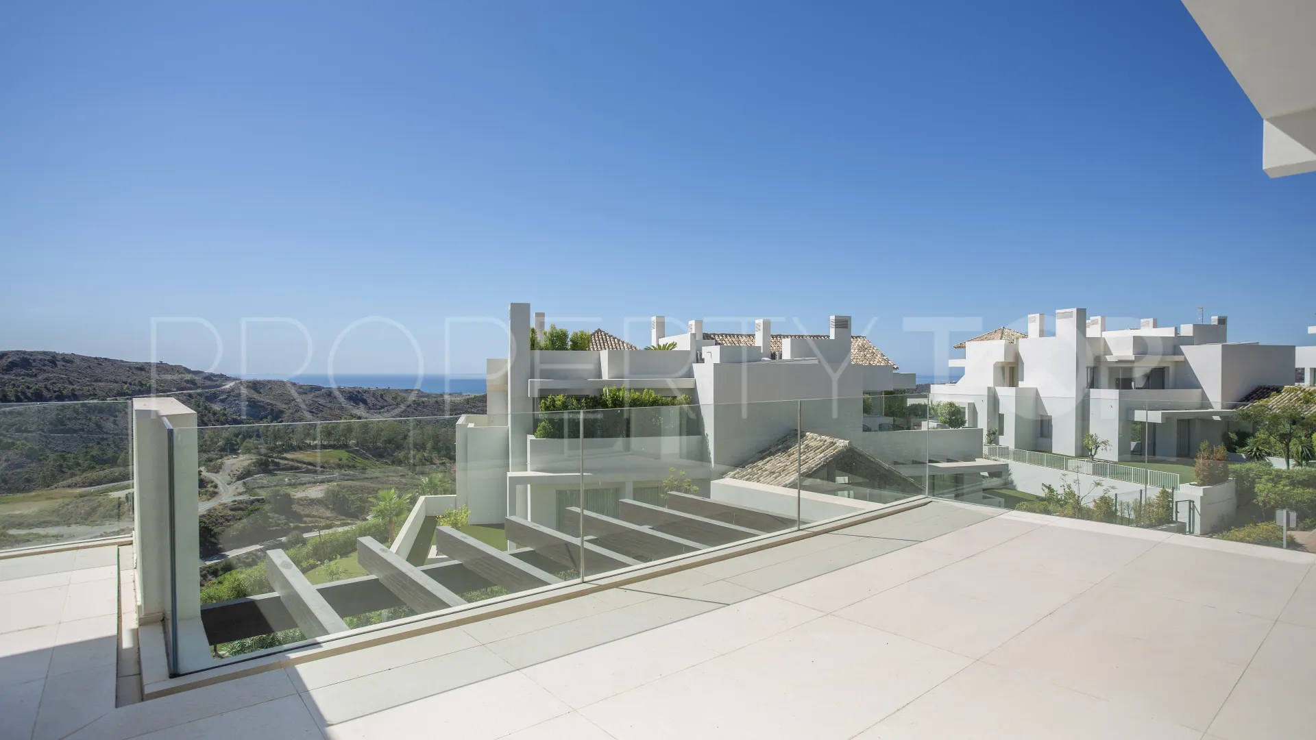 Penthouse for sale in Marbella Club Hills with 3 bedrooms
