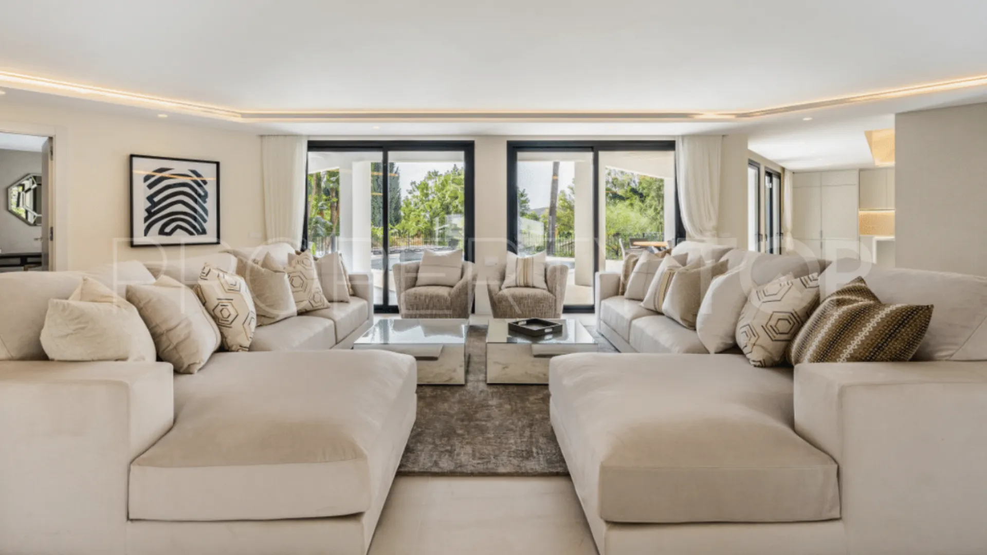5 bedrooms El Paraiso villa for sale